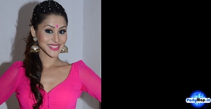 Photo of Khushboo Purohit at a concert