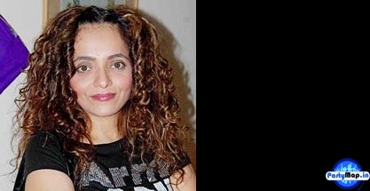 Photo of Rakhee Tandon at a concert