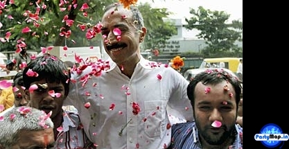 Photo of Sanjeev Bhatt at a concert