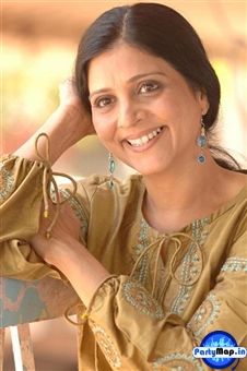 Photo of Shama Ninawe at a concert